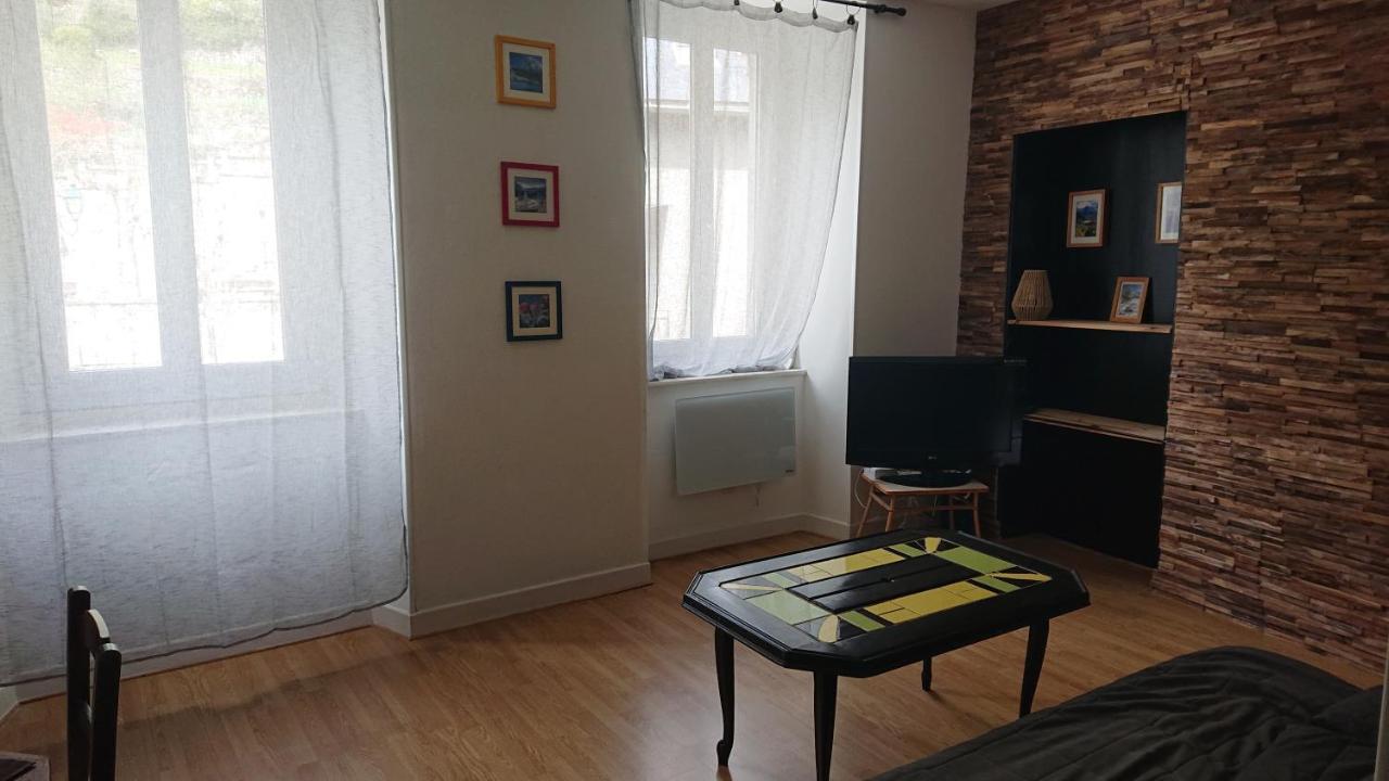 Appartement Dans Ancienne Maison Pyreneenne. Cadeac Luaran gambar